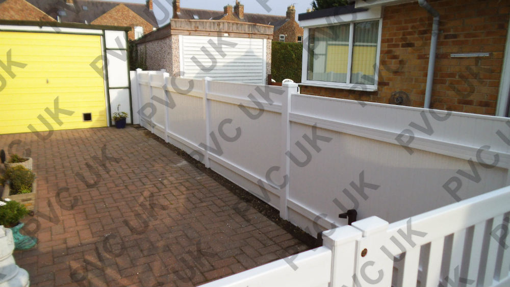 Plastic Fencing A Great Alternative To Wood Pvc Uk Fencing 8