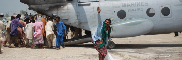 Delivering international aid to relieve the food crisis in Pakistan