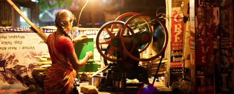 Women entrepreneur selling sugarcane juice in Hyderabad