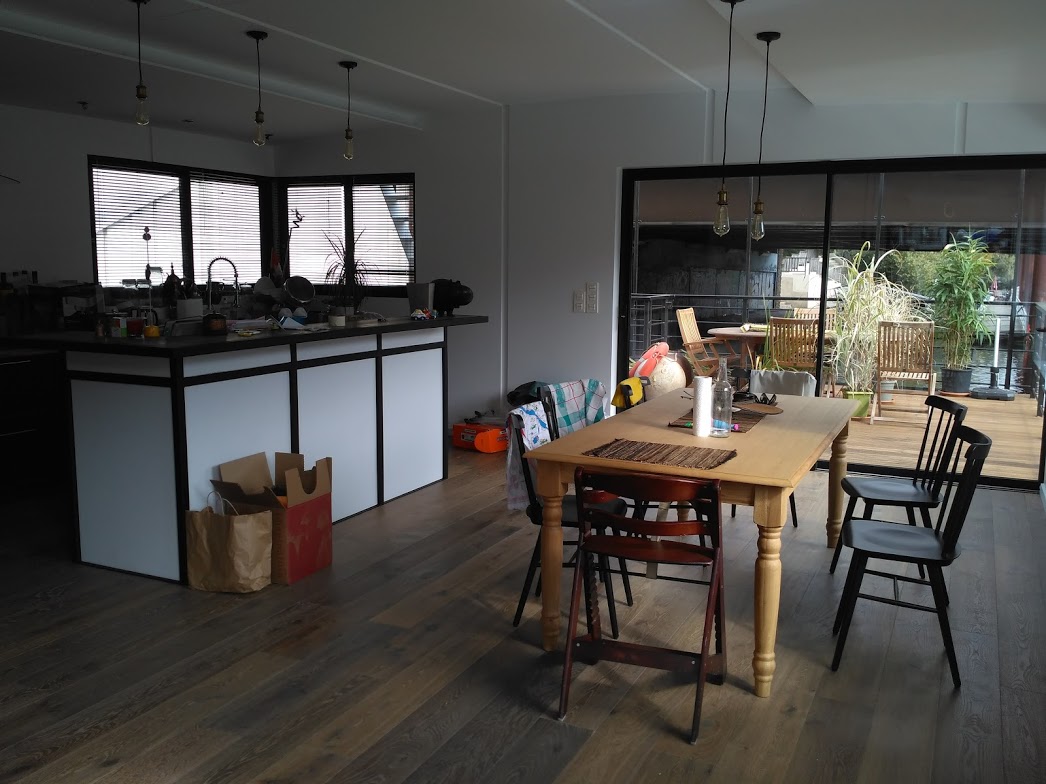Cuisine fluviale - péniche après pose plancher chauffant Caleosol