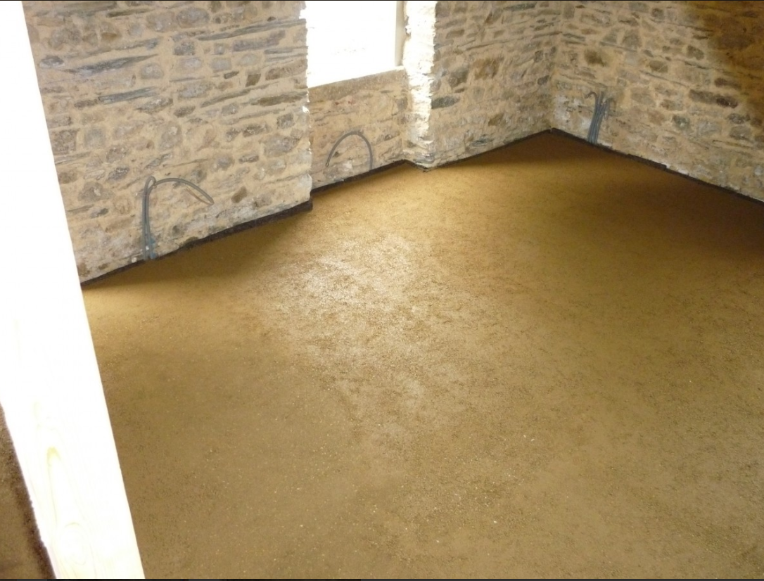 Photo site Argilus : une chape de béton d'argile pour plancher chauffant