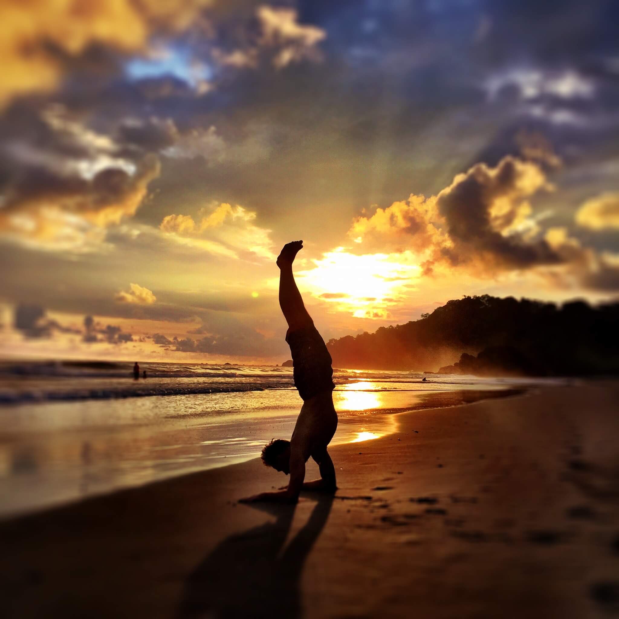 adventure-life-lessons-yoga-ocean-beach-handstand