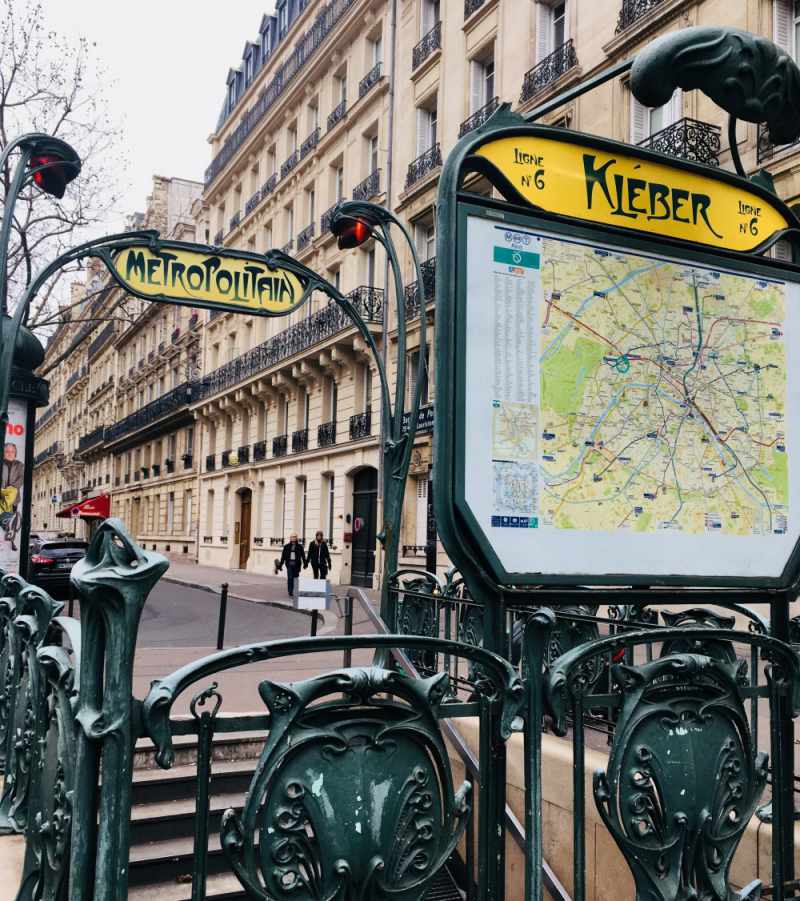 under30experiences-group-travel-blog-for-millennials-falling-in-love-with-paris-subway