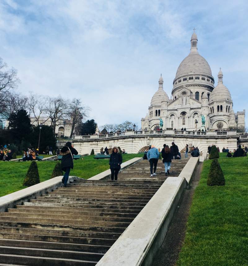 under30experiences-group-travel-blog-for-millennials-falling-in-love-with-paris-montmarte