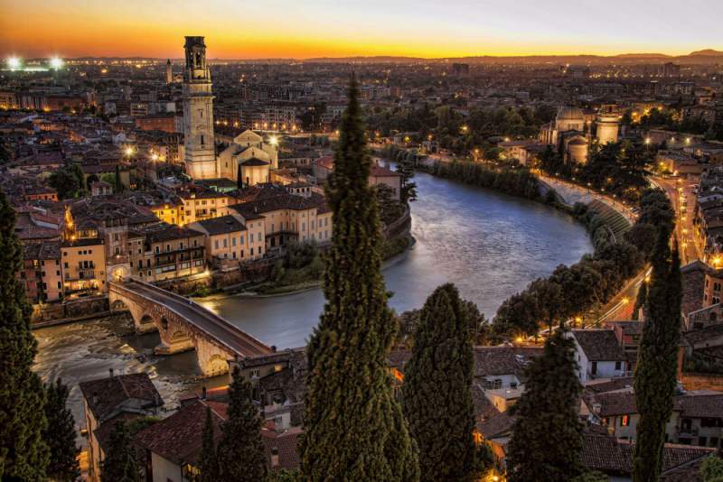 under30experiences-group-travel-blog-for-millennials-the-solo-travelers-guide-to-exploring-rome-verona