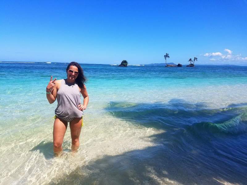 girl-on-beach-in-panama