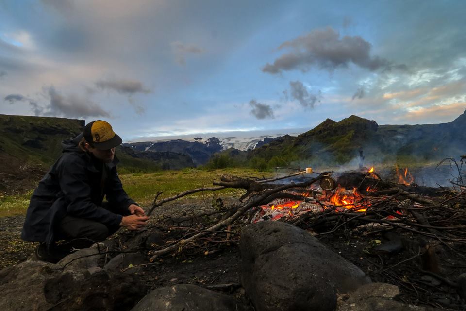 iceland-backpacker-making-fire