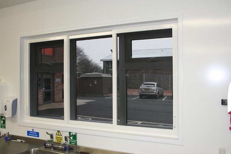 Horizontal Three Pane Sliding Screen