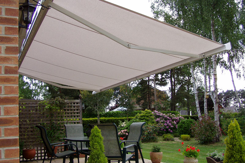 B-28 Compact Fully Enclosed Cassette Awning