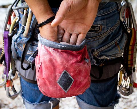How To Use Rock Climbing Chalk How To Use Rock Climbing Chalk
