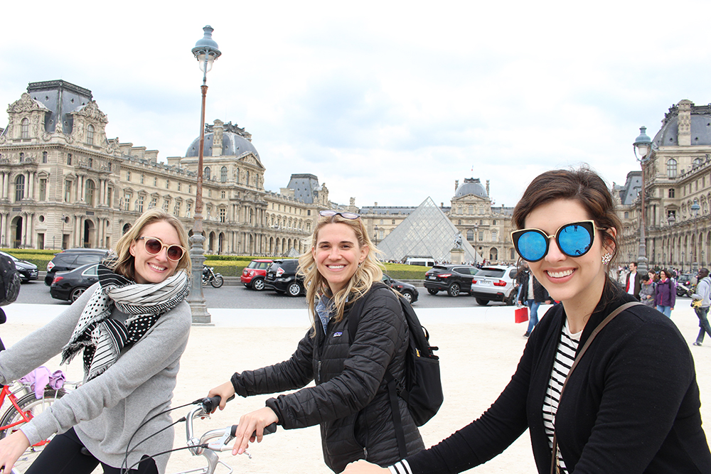 How to Make Friends in Paris