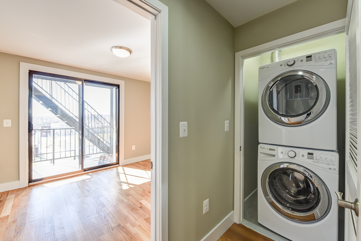 terrific 2 br unit minitues from h st corridor