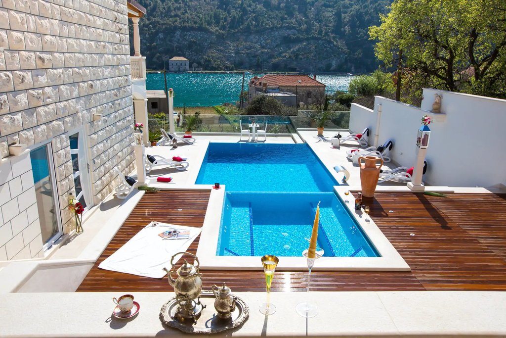 16 Best Croatia Villas With a Pool in 2023 [For All Budgets!]