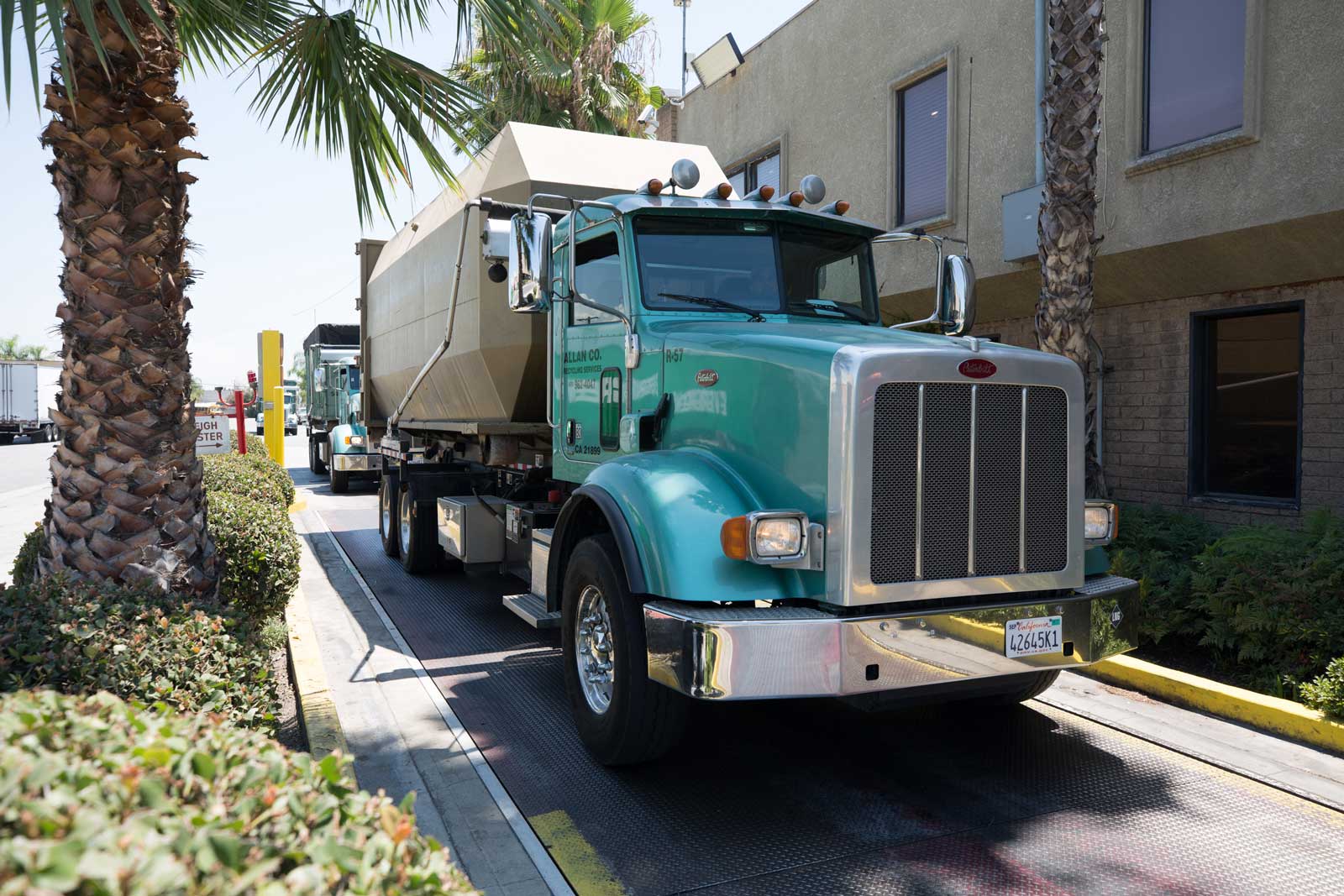 Allan Company Recycling Truck