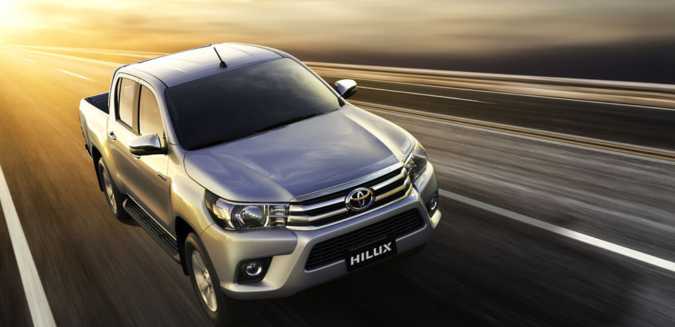 giá xe toyota hilux 2018