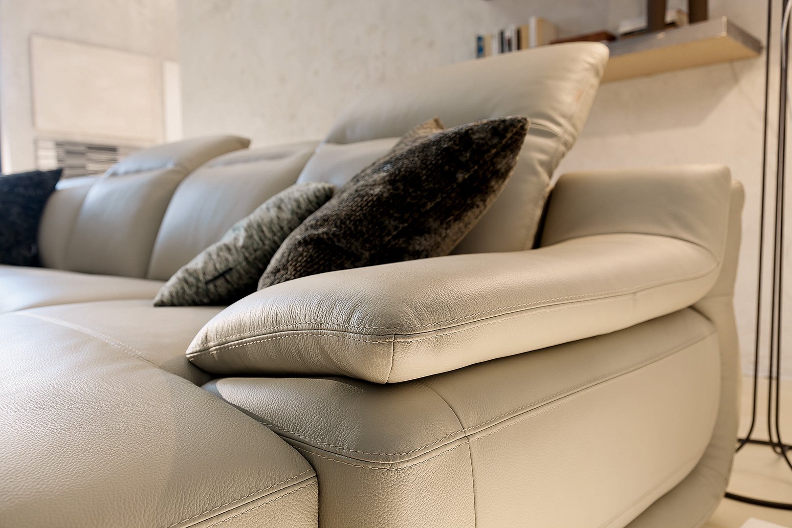 Indianapolis Leather Sofas Deluxe Living Room Castle