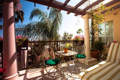 Affordable Hotel In West Hollywood Near The Sunset Strip Best Western Sunset Plaza Balcony Suite