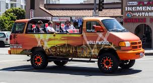 hollywood tour van