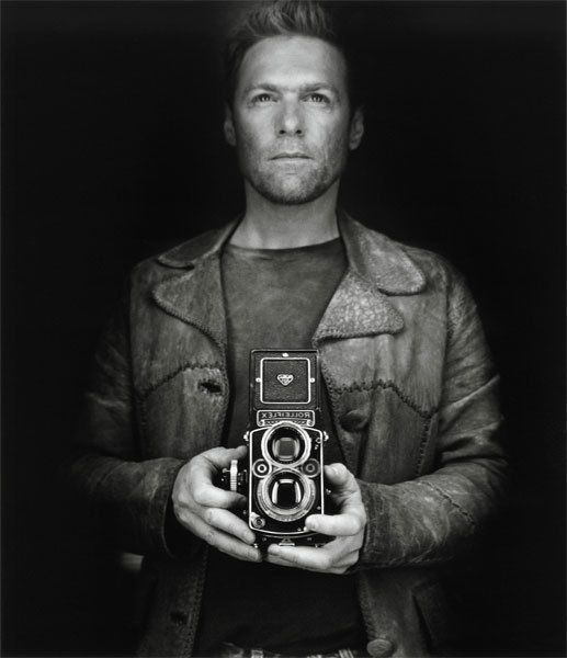 Bryan Adams met twee-oog camera