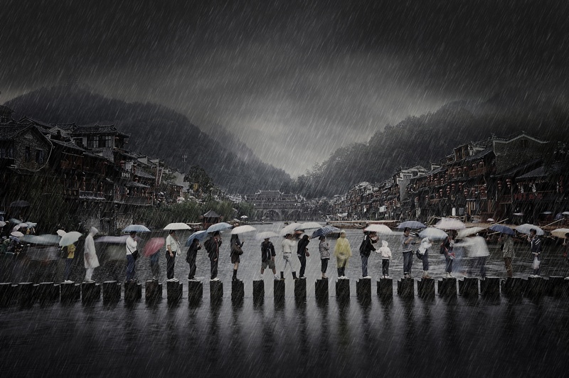 Rain in an Ancient Town | foto: © Chen Li, China Winner Open Travel 2014 Sony World Photography Awards