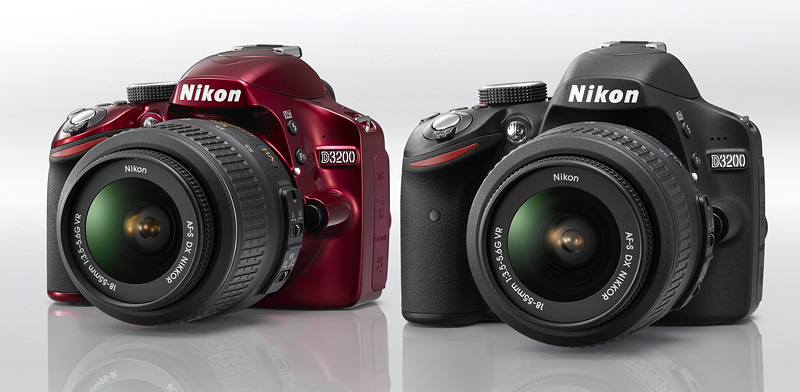 Nikon D3200 zwart en rood