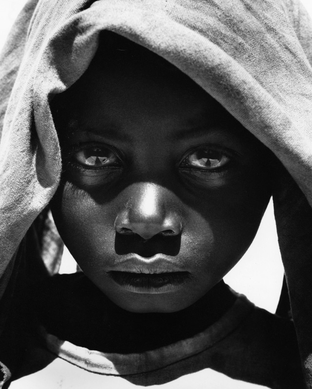 foto Sander Veeneman, jong Mozambikaans meisje