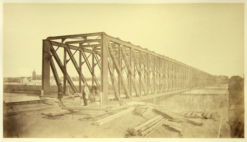 foto: © Julius Perger, Limburgs Museum - Maasbrug