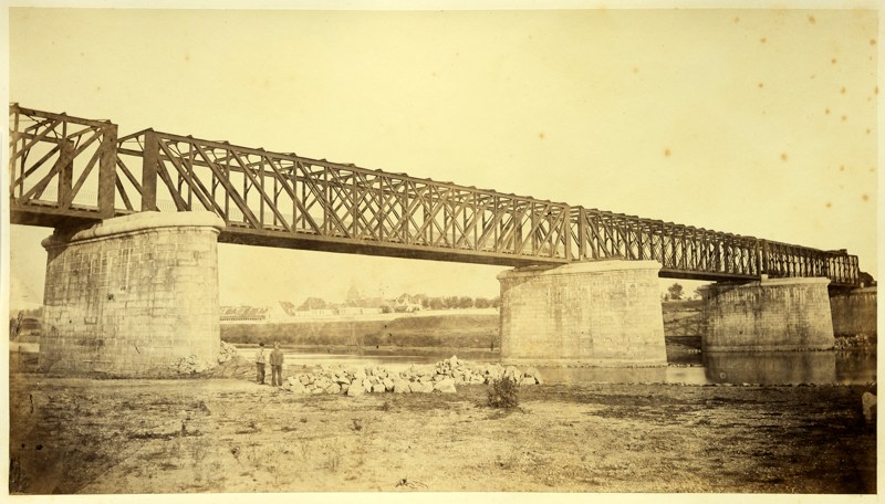 foto: © Julius Perger, Limburgs Museum - Maasbrug