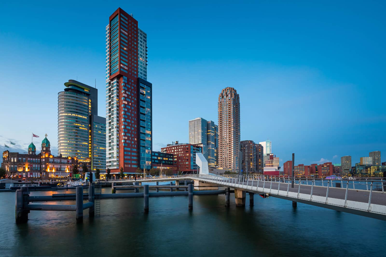 foto: © Jaap Lotstra - architectuur gebouwen aan het water