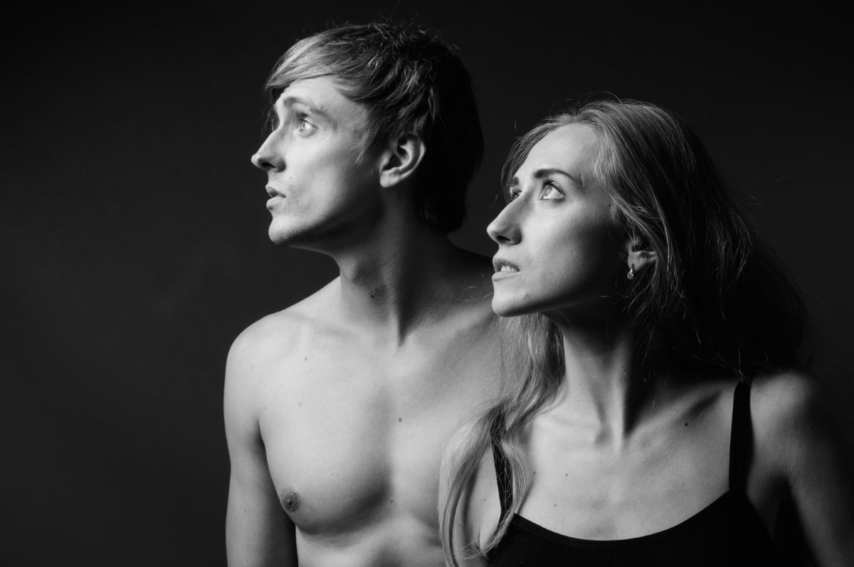 dramatische theaterfoto van man en vrouw