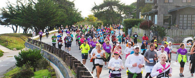 people running in Big Sur Marathon