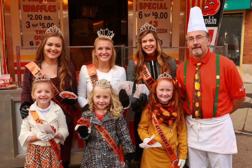 miss pumpkin and little miss pumpkin winners enjoy a pumpkin treat