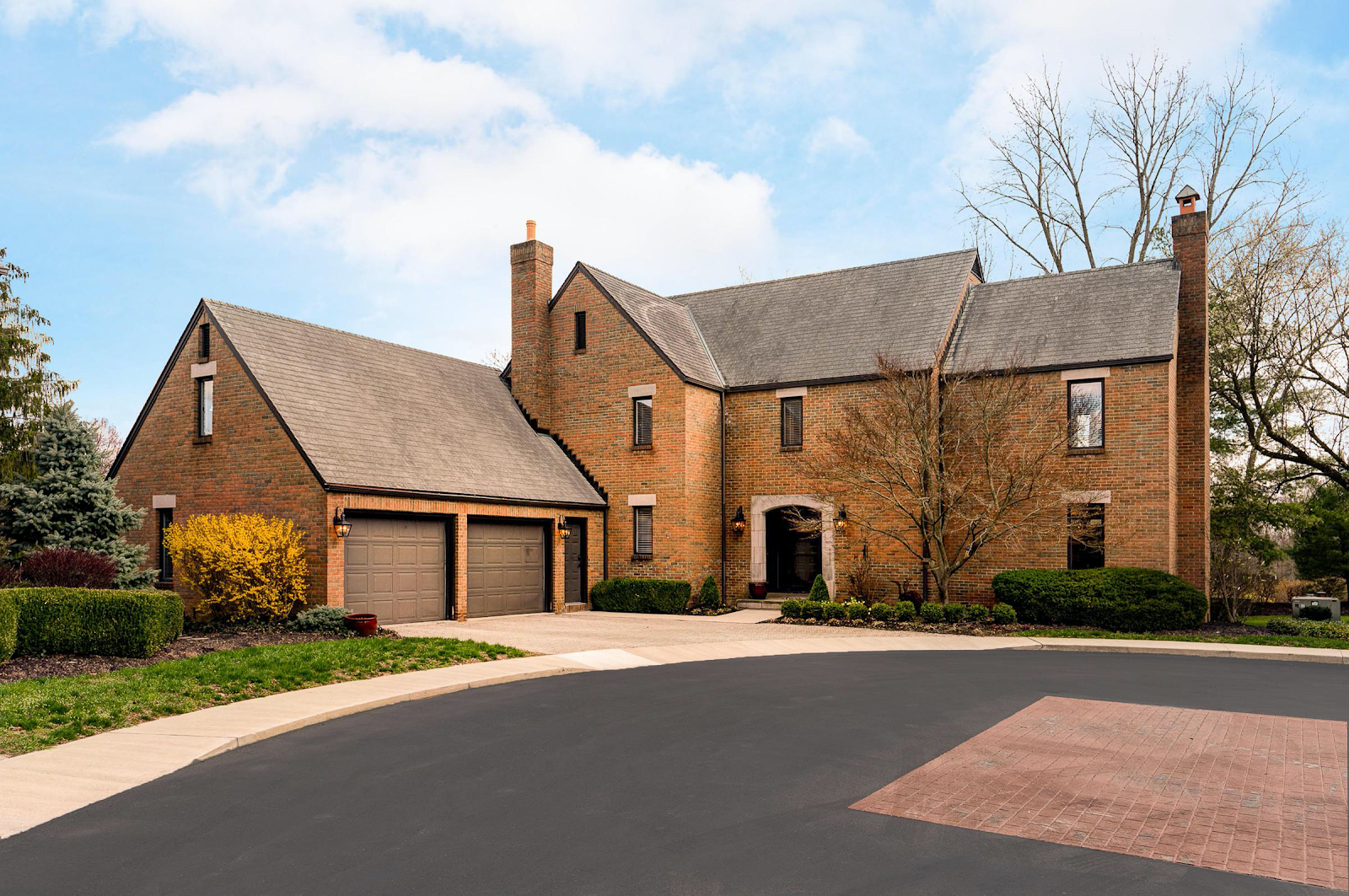 Dublin spacious four bedroom home built near the Muirfield Village Golf Club