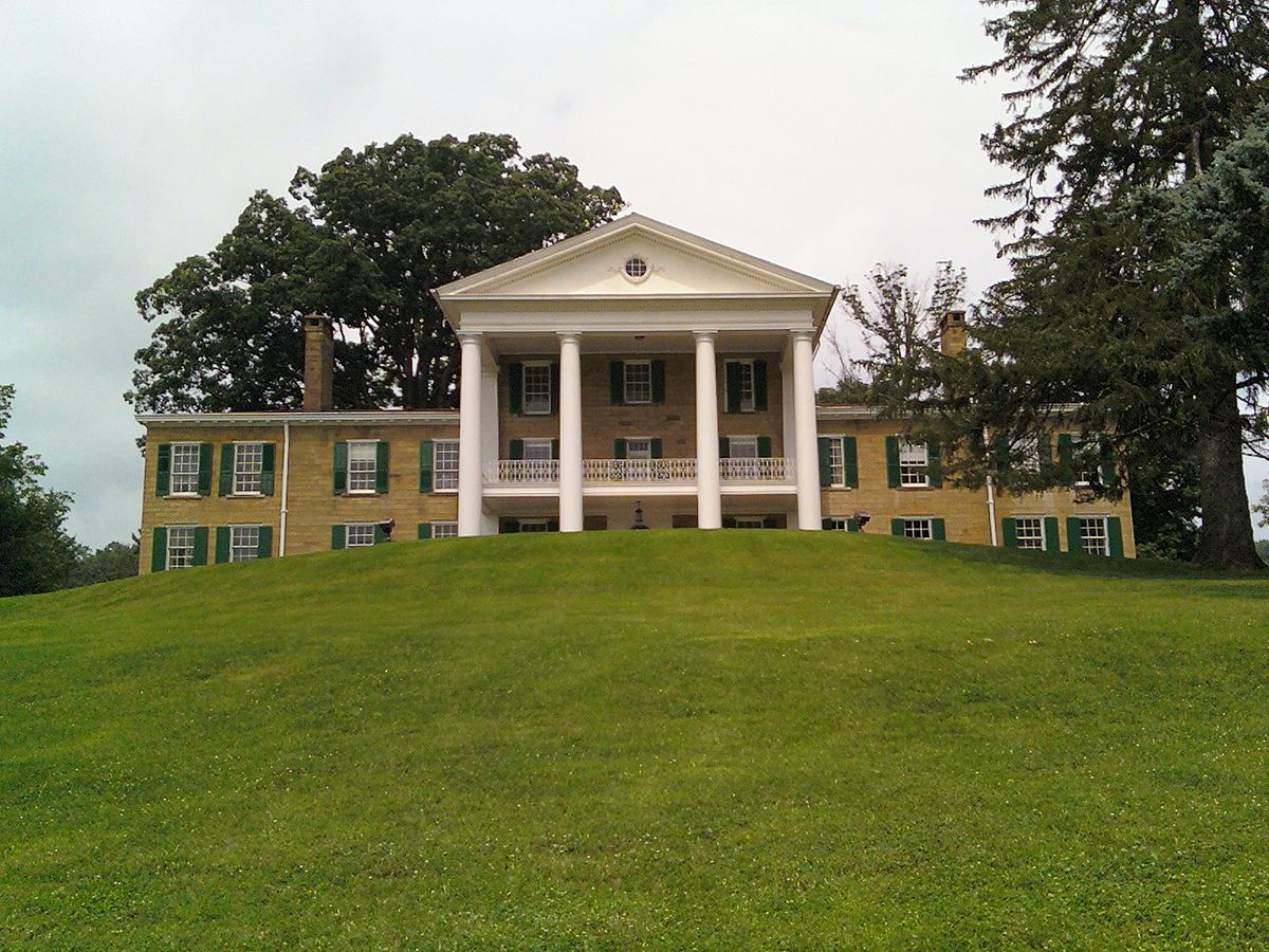 outside of the Bryn Du Mansion
