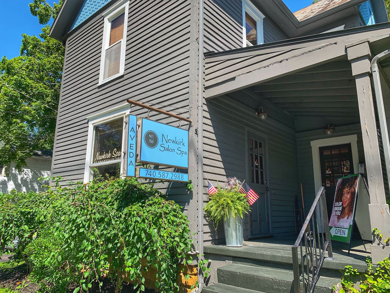 outside of the Newark Salon Spa