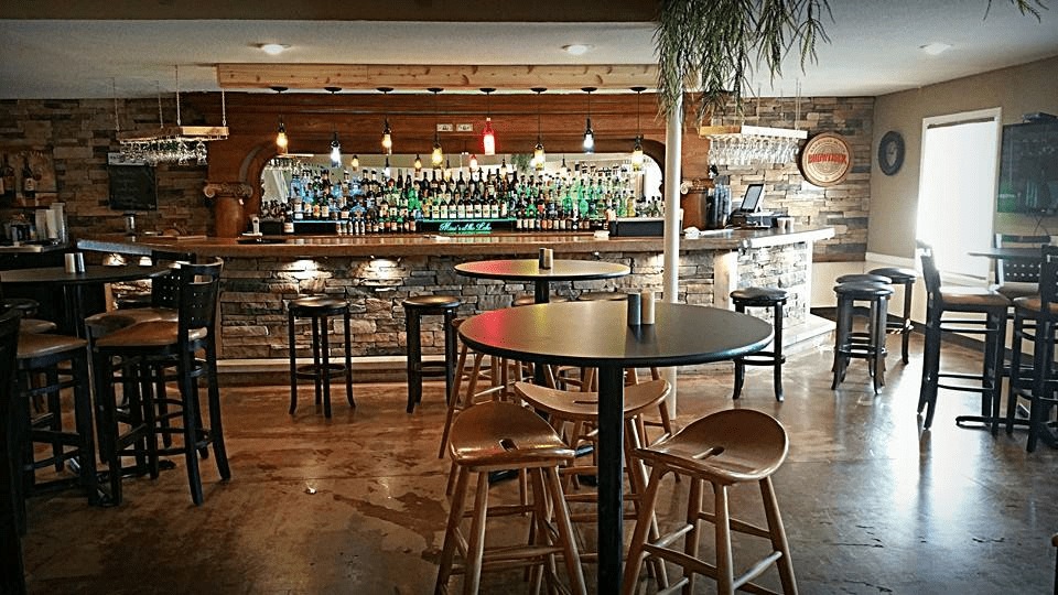inside of Mimi's at the Lake Restaurant in Ohio