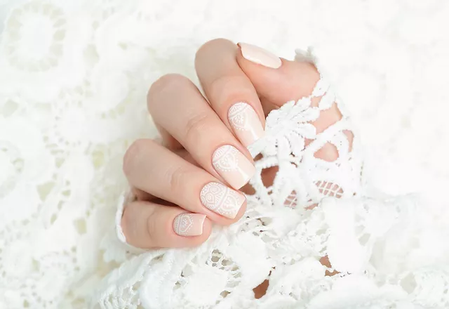 nails with lace