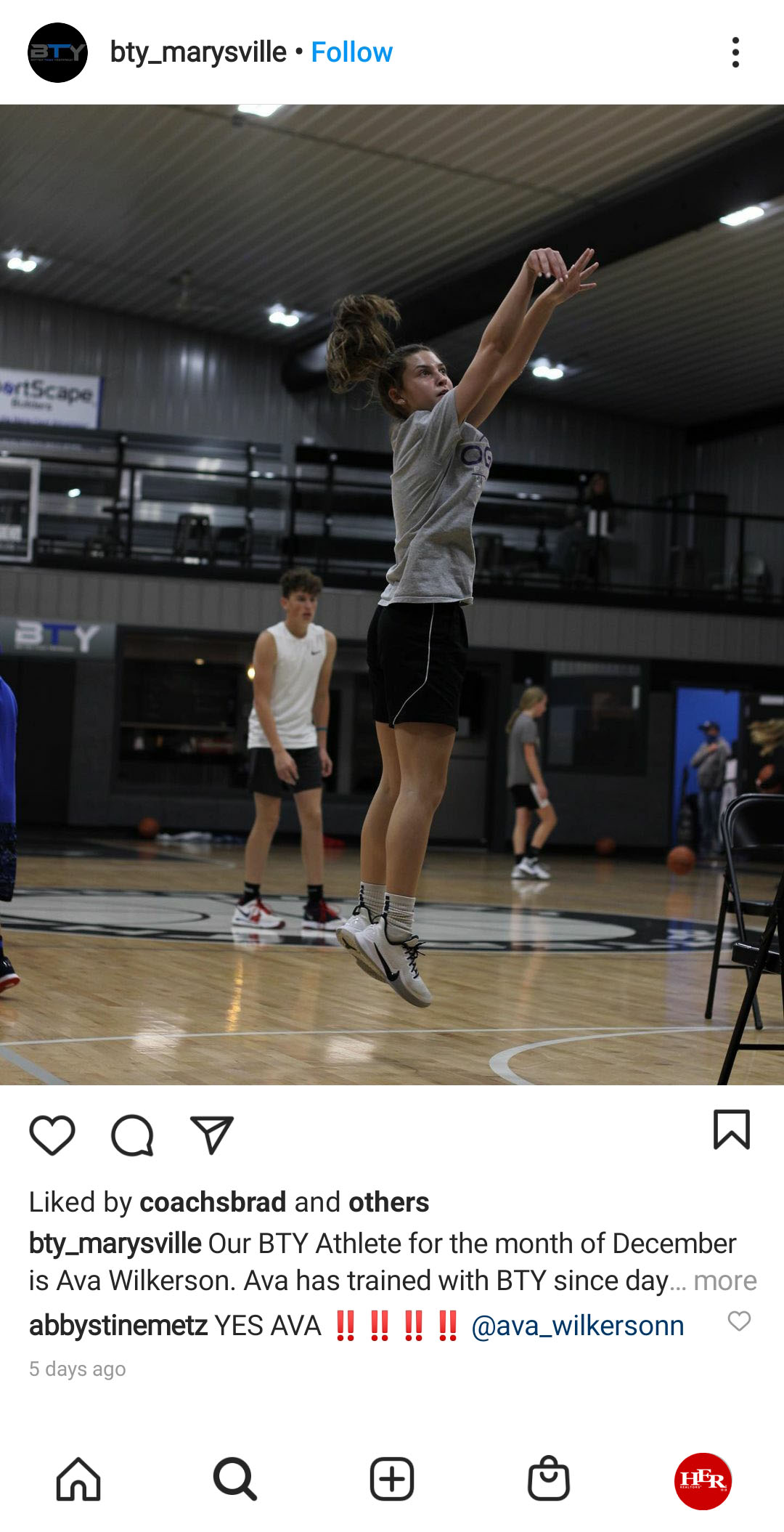 women playing basketball