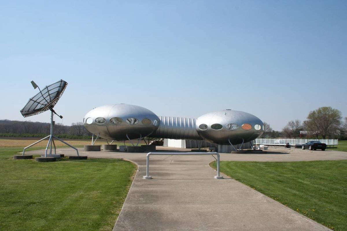 Futuro House in Carlisle Ohio