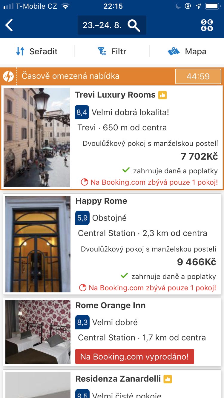 Náhled hledání ubytování v mobilní aplikaci Booking.com v Římě - ubytování jsou zalistována pod sebou a obsahují fotku.
