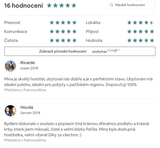 Stránka s recenzemi na Airbnb, která ukazuje hodnocení a 2 konkrétní recenze, ve kterých uživatelé chválí ubytování.