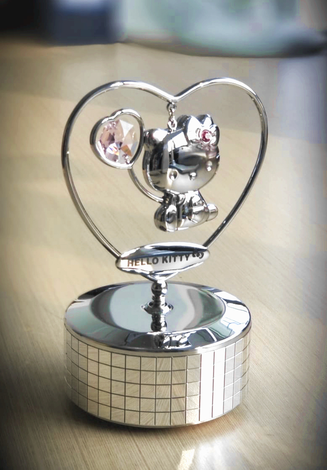 Hello Kitty Crystal Music Box Rosaline | crystocraft.cm