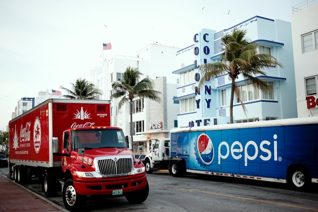 Praise that slays: How complimenting a competitor can drive a firm's revenues