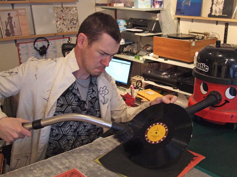 Vinyl record cleaning at Rat Records: Neanderthal Cleaning is Wrong