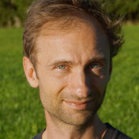 Dr. Frederic Holzwarth