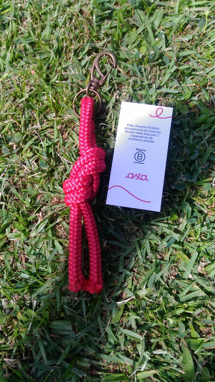 Chaveiro de brinde da Rede Asta no evento do Sistema B