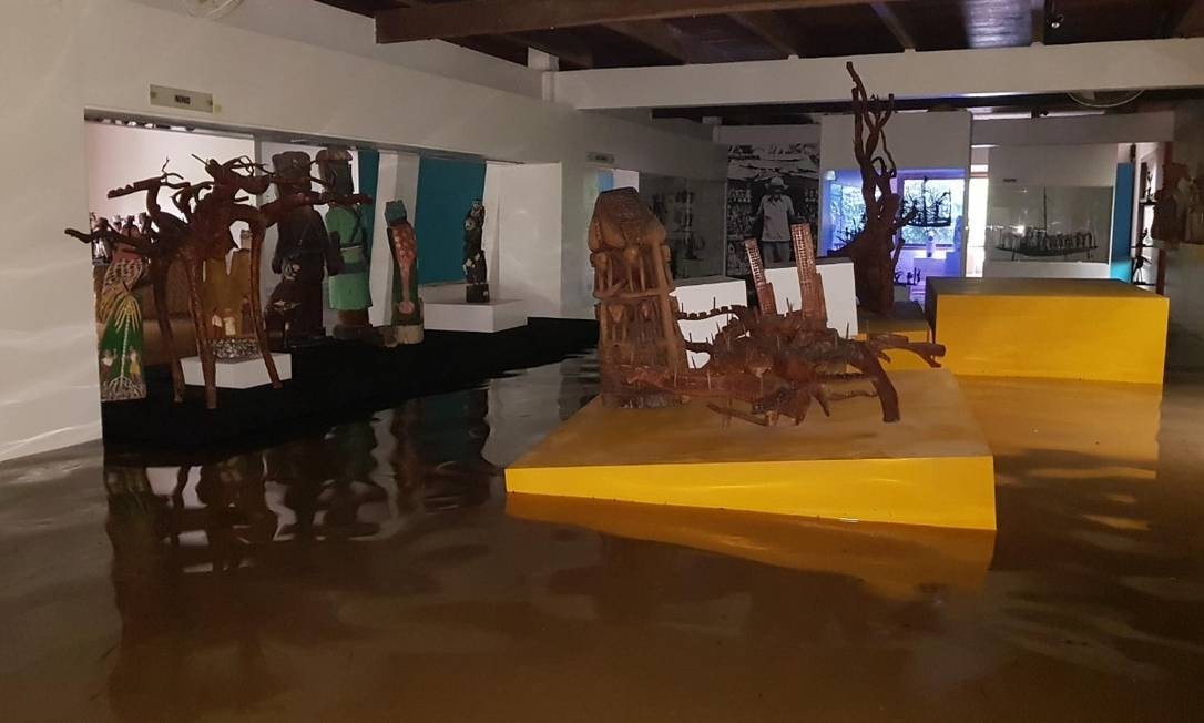 Sala do Museu Casa do Pontal inundado em Abril de 2019