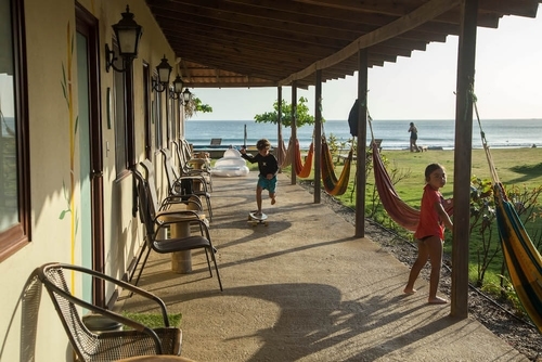 playa veneo family surf camp