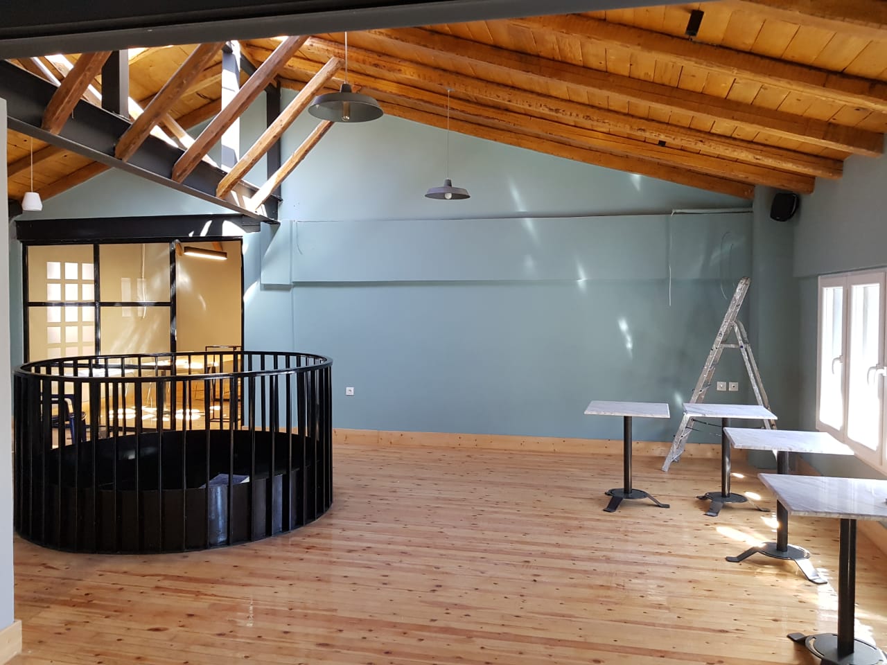 Moses Coffee Outlet in Larisa