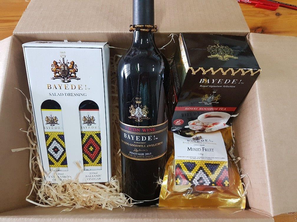 Bayede! Gift Box - 7 Icon in white box with gold Bayede! Crest